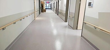 医院抗菌树脂板墙裙点亮医院走廊的实用之美