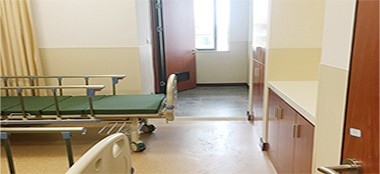 病房好看耐用两不误该怎样搭配花色？高密度护墙板支持定制