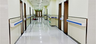 医院走廊墙面洁净板墙裙，多场景适配更实用